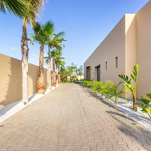  Villa Newave, Lux, Piscine Chauffée Inclus, Personnels